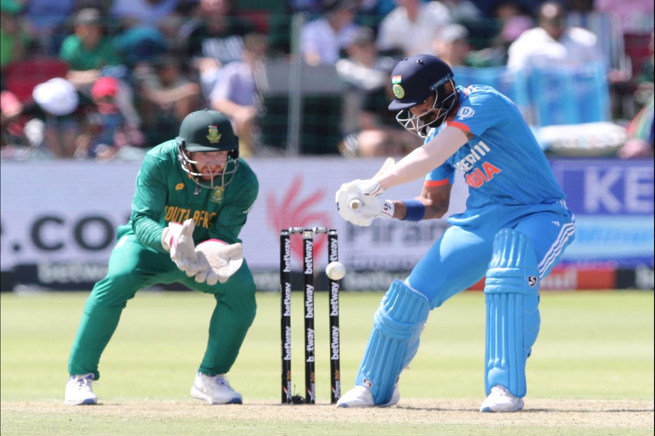 IND vs SA 3rd ODI: भारत की प्लेइंग XI में 2 बड़े बदलाव, ऋतुराज-कुलदीप बाहर, रजत पाटीदार का डेब्यू